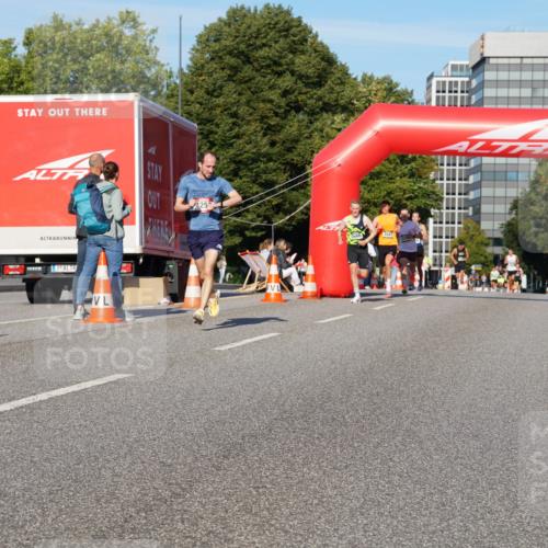 07.09.2025 - BARMER Alsterlauf Yannick Fuchs http://msf.ph/oto/8742851 07.09.2025 09:28:51 Laufen 425 meine-sportfotos.de