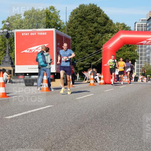 07.09.2025 - BARMER Alsterlauf Yannick Fuchs http://msf.ph/oto/8742871 07.09.2025 09:28:52 Laufen 42 meine-sportfotos.de
