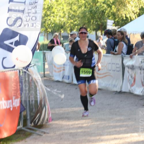 07.09.2025 - 19. Norderstedt Triathlon Luisa Fischer http://msf.ph/oto/8742884 07.09.2025 17:02:34 Ziel 1509 meine-sportfotos.de
