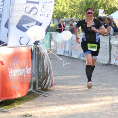 07.09.2025 - 19. Norderstedt Triathlon Luisa Fischer http://msf.ph/oto/8742891 07.09.2025 17:02:35 Ziel 1509 meine-sportfotos.de
