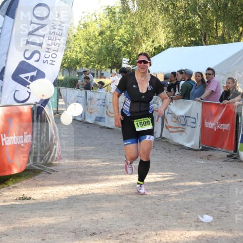 07.09.2025 - 19. Norderstedt Triathlon Luisa Fischer http://msf.ph/oto/8742908 07.09.2025 17:02:36 Ziel 1509 meine-sportfotos.de