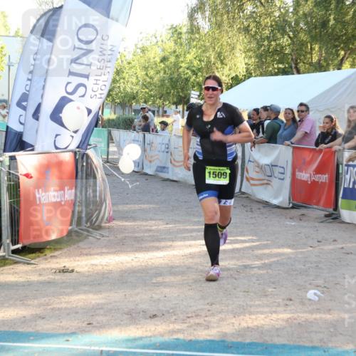 07.09.2025 - 19. Norderstedt Triathlon Luisa Fischer http://msf.ph/oto/8742916 07.09.2025 17:02:36 Ziel 1509 meine-sportfotos.de