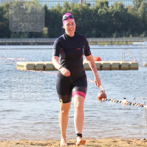 07.09.2025 - 19. Norderstedt Triathlon Luisa Fischer http://msf.ph/oto/8742929 07.09.2025 10:06:48 Schwimmen 1123 meine-sportfotos.de