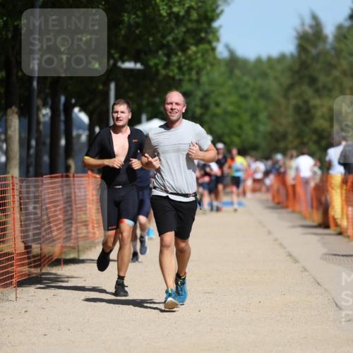 07.09.2025 - 19. Norderstedt Triathlon Michael Strokosch http://msf.ph/oto/8742930 07.09.2025 12:33:14 Laufen 801, 1223, 1241 meine-sportfotos.de