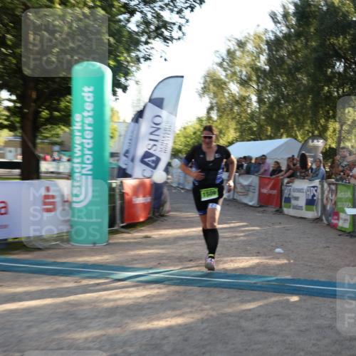07.09.2025 - 19. Norderstedt Triathlon Luisa Fischer http://msf.ph/oto/8742932 07.09.2025 17:02:37 Ziel 1509 meine-sportfotos.de