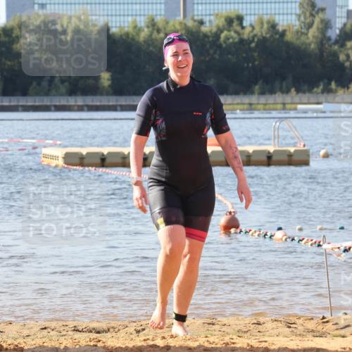 07.09.2025 - 19. Norderstedt Triathlon Luisa Fischer http://msf.ph/oto/8742933 07.09.2025 10:06:48 Schwimmen 1123 meine-sportfotos.de