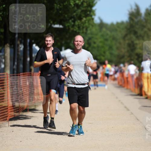 07.09.2025 - 19. Norderstedt Triathlon Michael Strokosch http://msf.ph/oto/8742955 07.09.2025 12:33:14 Laufen 801, 1223, 1241 meine-sportfotos.de
