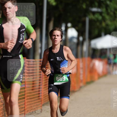 07.09.2025 - 19. Norderstedt Triathlon Michael Strokosch http://msf.ph/oto/8742966 07.09.2025 10:57:25 Laufen 655, 669 meine-sportfotos.de