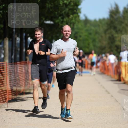 07.09.2025 - 19. Norderstedt Triathlon Michael Strokosch http://msf.ph/oto/8742975 07.09.2025 12:33:15 Laufen 801, 1223, 1241, 1265 meine-sportfotos.de