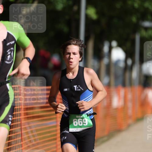 07.09.2025 - 19. Norderstedt Triathlon Michael Strokosch http://msf.ph/oto/8743012 07.09.2025 10:57:26 Laufen 655, 669 meine-sportfotos.de