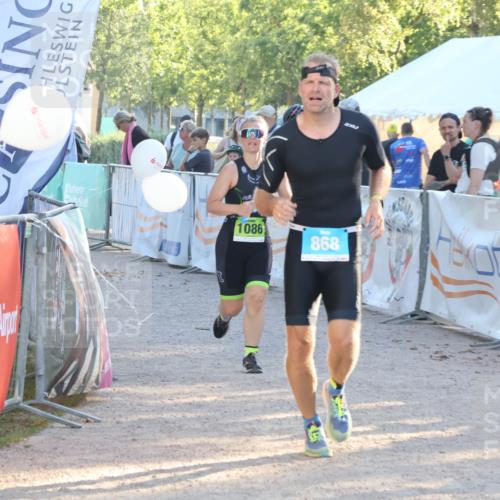 07.09.2025 - 19. Norderstedt Triathlon Luisa Fischer http://msf.ph/oto/8743044 07.09.2025 17:03:03 Ziel 868, 1086 meine-sportfotos.de