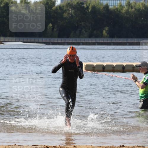 07.09.2025 - 19. Norderstedt Triathlon Luisa Fischer http://msf.ph/oto/8743045 07.09.2025 10:20:45 Schwimmen 646 meine-sportfotos.de