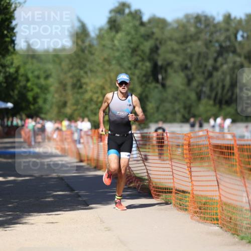 07.09.2025 - 19. Norderstedt Triathlon Michael Strokosch http://msf.ph/oto/8743047 07.09.2025 14:40:55 Laufen 988, 1037 meine-sportfotos.de
