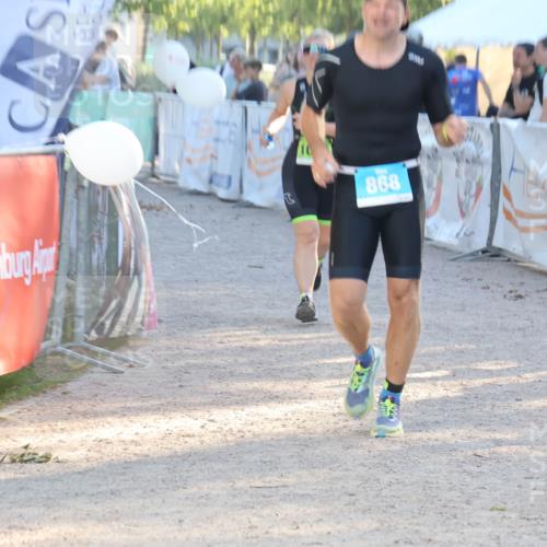 07.09.2025 - 19. Norderstedt Triathlon Luisa Fischer http://msf.ph/oto/8743049 07.09.2025 17:03:04 Ziel 868, 1086 meine-sportfotos.de