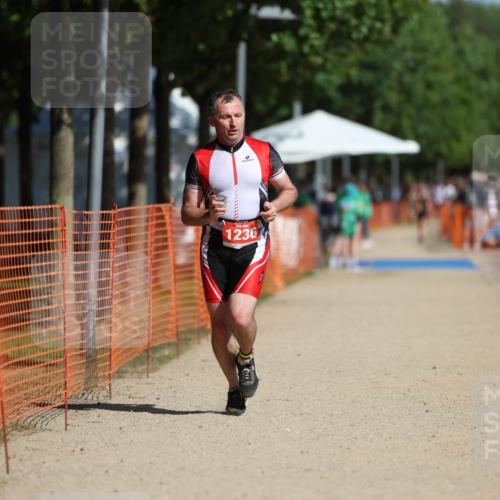 07.09.2025 - 19. Norderstedt Triathlon Michael Strokosch http://msf.ph/oto/8743050 07.09.2025 11:55:54 Laufen 1236 meine-sportfotos.de