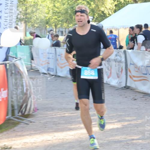 07.09.2025 - 19. Norderstedt Triathlon Luisa Fischer http://msf.ph/oto/8743054 07.09.2025 17:03:04 Ziel 868, 1086 meine-sportfotos.de