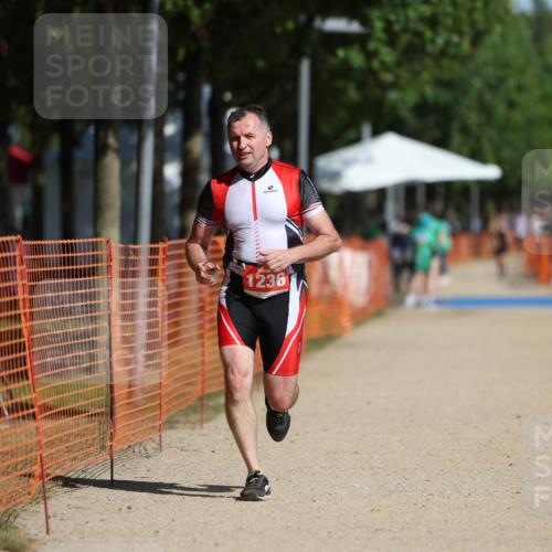 07.09.2025 - 19. Norderstedt Triathlon Michael Strokosch http://msf.ph/oto/8743063 07.09.2025 11:55:54 Laufen 1236 meine-sportfotos.de
