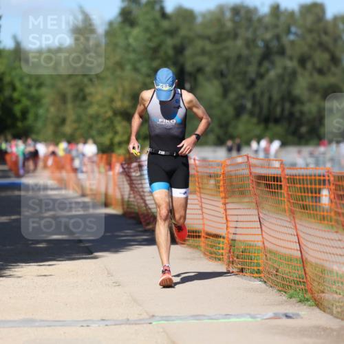 07.09.2025 - 19. Norderstedt Triathlon Michael Strokosch http://msf.ph/oto/8743074 07.09.2025 14:40:55 Laufen 988, 1037 meine-sportfotos.de