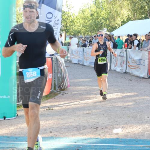07.09.2025 - 19. Norderstedt Triathlon Luisa Fischer http://msf.ph/oto/8743083 07.09.2025 17:03:06 Ziel 868, 1086 meine-sportfotos.de