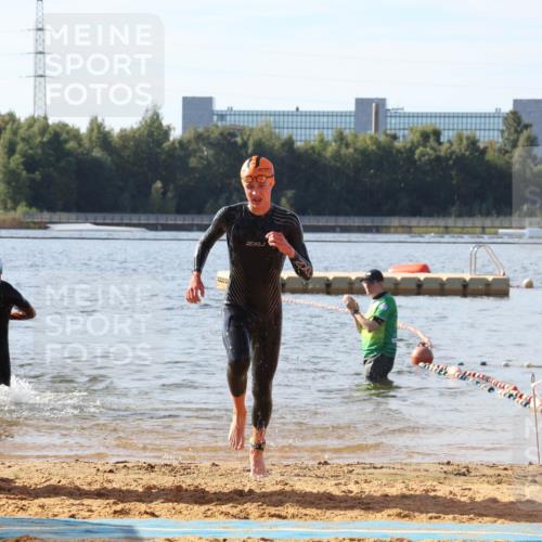 07.09.2025 - 19. Norderstedt Triathlon Luisa Fischer http://msf.ph/oto/8743087 07.09.2025 10:20:47 Schwimmen 646, 654 meine-sportfotos.de