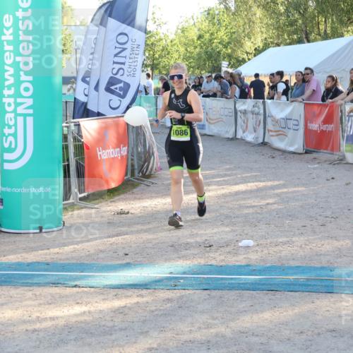 07.09.2025 - 19. Norderstedt Triathlon Luisa Fischer http://msf.ph/oto/8743105 07.09.2025 17:03:07 Ziel 868, 1086 meine-sportfotos.de