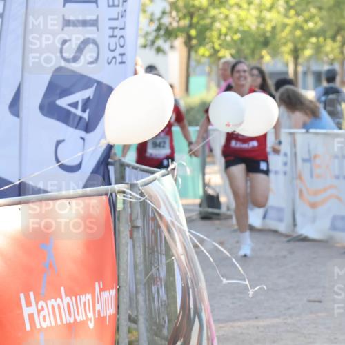 07.09.2025 - 19. Norderstedt Triathlon Luisa Fischer http://msf.ph/oto/8743121 07.09.2025 17:04:07 Ziel 942 meine-sportfotos.de