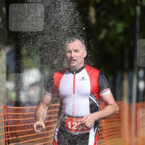 07.09.2025 - 19. Norderstedt Triathlon Michael Strokosch http://msf.ph/oto/8743136 07.09.2025 11:55:57 Laufen 1236 meine-sportfotos.de