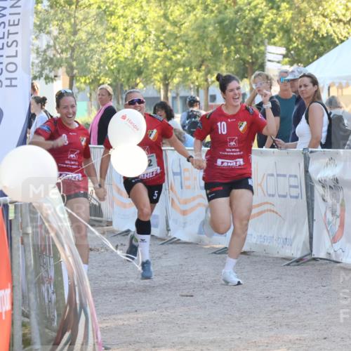 07.09.2025 - 19. Norderstedt Triathlon Luisa Fischer http://msf.ph/oto/8743140 07.09.2025 17:04:08 Ziel 942 meine-sportfotos.de