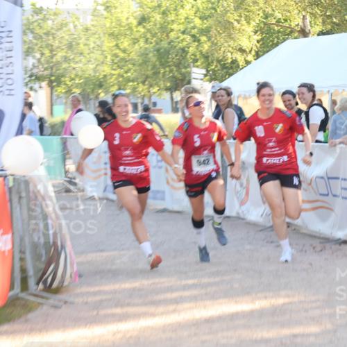 07.09.2025 - 19. Norderstedt Triathlon Luisa Fischer http://msf.ph/oto/8743160 07.09.2025 17:04:09 Ziel 942 meine-sportfotos.de