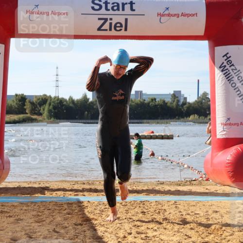 07.09.2025 - 19. Norderstedt Triathlon Luisa Fischer http://msf.ph/oto/8743165 07.09.2025 10:20:53 Schwimmen 646, 654 meine-sportfotos.de