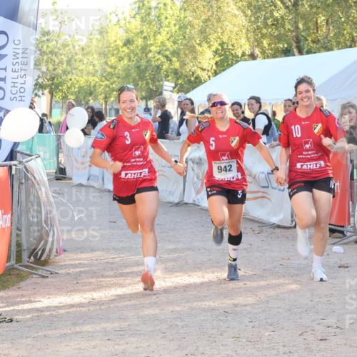 07.09.2025 - 19. Norderstedt Triathlon Luisa Fischer http://msf.ph/oto/8743182 07.09.2025 17:04:10 Ziel 942 meine-sportfotos.de