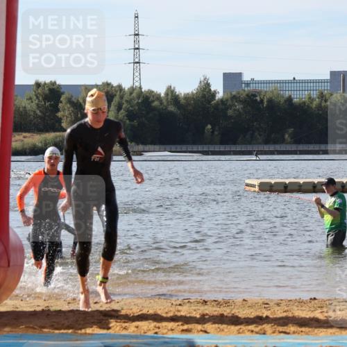 07.09.2025 - 19. Norderstedt Triathlon Luisa Fischer http://msf.ph/oto/8743200 07.09.2025 10:21:03 Schwimmen 654, 657, 675, 677 meine-sportfotos.de