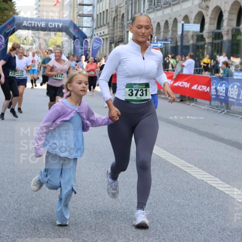 07.09.2025 - BARMER Alsterlauf Strokosch-Dieckow http://msf.ph/oto/8743205 07.09.2025 10:17:59 Ziel 2255, 2488, 2571, 2575, 2715, 3021, 3052, 3138, 3139, 3478, 3993, 4293, 4343, 4661, 5403, 5405, 8021 meine-sportfotos.de