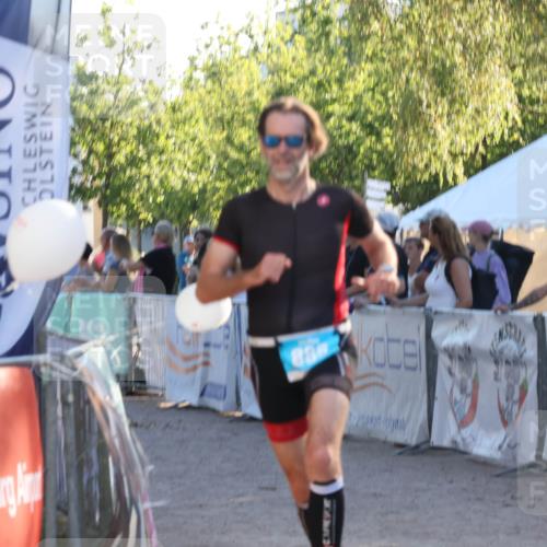07.09.2025 - 19. Norderstedt Triathlon Luisa Fischer http://msf.ph/oto/8743214 07.09.2025 17:05:42 Ziel 885 meine-sportfotos.de