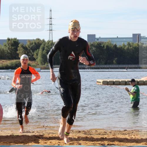 07.09.2025 - 19. Norderstedt Triathlon Luisa Fischer http://msf.ph/oto/8743218 07.09.2025 10:21:04 Schwimmen 654, 657, 675, 677 meine-sportfotos.de