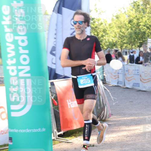 07.09.2025 - 19. Norderstedt Triathlon Luisa Fischer http://msf.ph/oto/8743226 07.09.2025 17:05:43 Ziel 885 meine-sportfotos.de