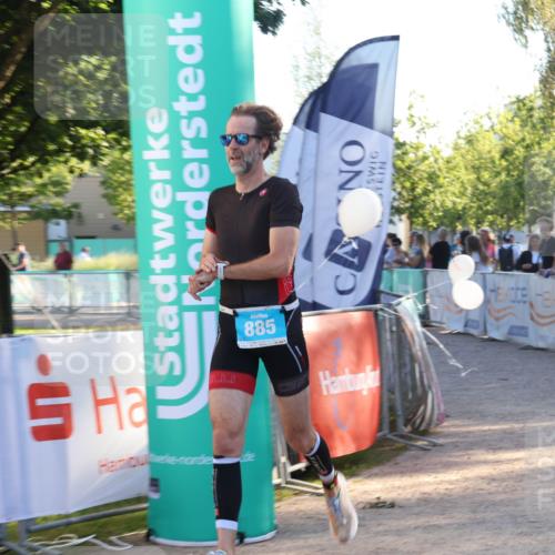 07.09.2025 - 19. Norderstedt Triathlon Luisa Fischer http://msf.ph/oto/8743229 07.09.2025 17:05:44 Ziel 885 meine-sportfotos.de