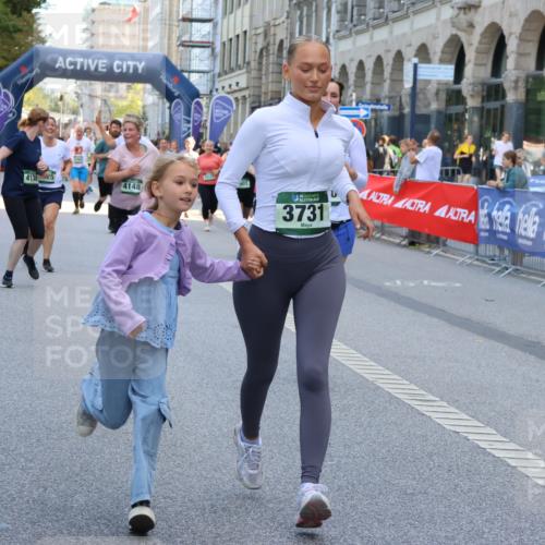 07.09.2025 - BARMER Alsterlauf Strokosch-Dieckow http://msf.ph/oto/8743245 07.09.2025 10:17:59 Ziel 2255, 2488, 2571, 2575, 2715, 3021, 3052, 3138, 3139, 3478, 3993, 4293, 4343, 4661, 5403, 5405, 8021 meine-sportfotos.de