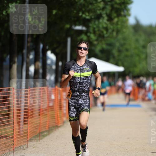 07.09.2025 - 19. Norderstedt Triathlon Michael Strokosch http://msf.ph/oto/8743246 07.09.2025 11:56:27 Laufen 1155, 1175 meine-sportfotos.de