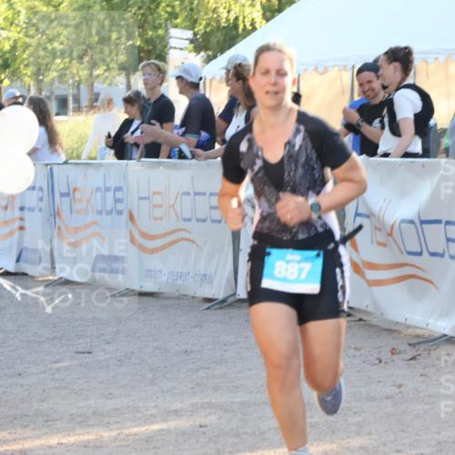 07.09.2025 - 19. Norderstedt Triathlon Luisa Fischer http://msf.ph/oto/8743247 07.09.2025 17:05:52 Ziel 887 meine-sportfotos.de