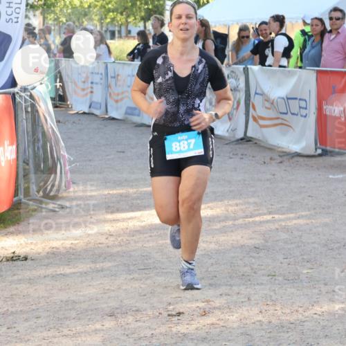 07.09.2025 - 19. Norderstedt Triathlon Luisa Fischer http://msf.ph/oto/8743265 07.09.2025 17:05:53 Ziel 887 meine-sportfotos.de