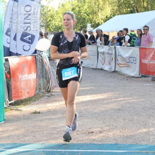 07.09.2025 - 19. Norderstedt Triathlon Luisa Fischer http://msf.ph/oto/8743274 07.09.2025 17:05:54 Ziel 887 meine-sportfotos.de