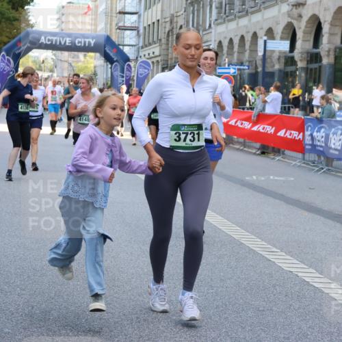 07.09.2025 - BARMER Alsterlauf Strokosch-Dieckow http://msf.ph/oto/8743280 07.09.2025 10:17:59 Ziel 2255, 2488, 2571, 2575, 2715, 3021, 3052, 3138, 3139, 3478, 3993, 4293, 4343, 4661, 5403, 5405, 8021 meine-sportfotos.de