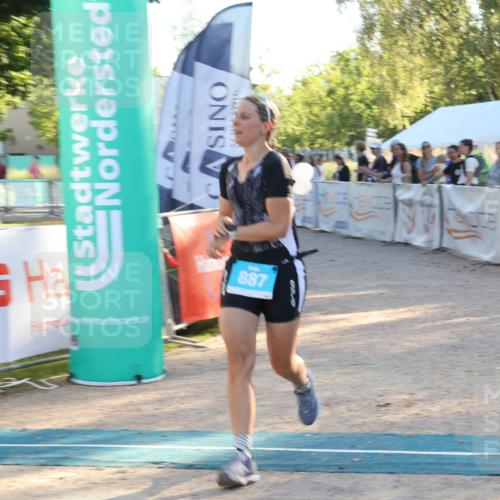 07.09.2025 - 19. Norderstedt Triathlon Luisa Fischer http://msf.ph/oto/8743288 07.09.2025 17:05:54 Ziel 887 meine-sportfotos.de