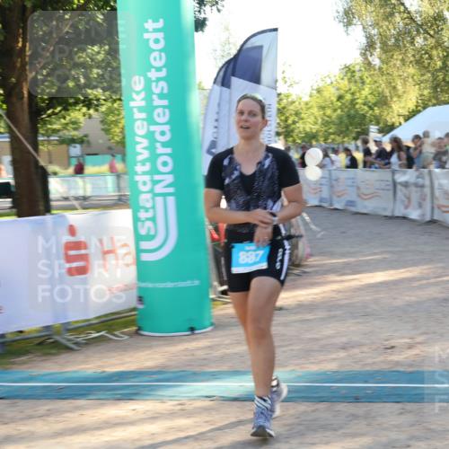 07.09.2025 - 19. Norderstedt Triathlon Luisa Fischer http://msf.ph/oto/8743294 07.09.2025 17:05:55 Ziel 887 meine-sportfotos.de