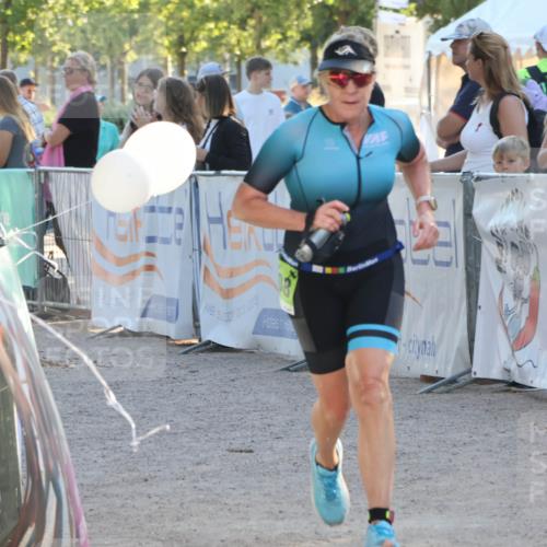 07.09.2025 - 19. Norderstedt Triathlon Luisa Fischer http://msf.ph/oto/8743299 07.09.2025 17:05:58 Ziel 887, 1108 meine-sportfotos.de