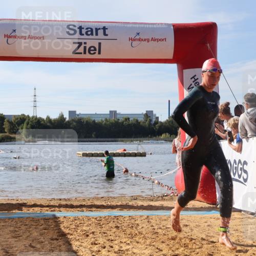 07.09.2025 - 19. Norderstedt Triathlon Luisa Fischer http://msf.ph/oto/8743313 07.09.2025 10:21:10 Schwimmen 657, 675, 677 meine-sportfotos.de