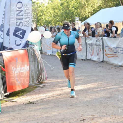 07.09.2025 - 19. Norderstedt Triathlon Luisa Fischer http://msf.ph/oto/8743316 07.09.2025 17:05:59 Ziel 887, 1108 meine-sportfotos.de