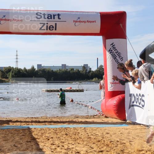 07.09.2025 - 19. Norderstedt Triathlon Luisa Fischer http://msf.ph/oto/8743324 07.09.2025 10:21:10 Schwimmen 657, 675, 677 meine-sportfotos.de