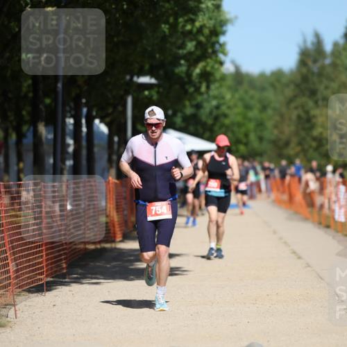 07.09.2025 - 19. Norderstedt Triathlon Michael Strokosch http://msf.ph/oto/8743327 07.09.2025 13:08:54 Laufen 220, 290, 713, 754 meine-sportfotos.de
